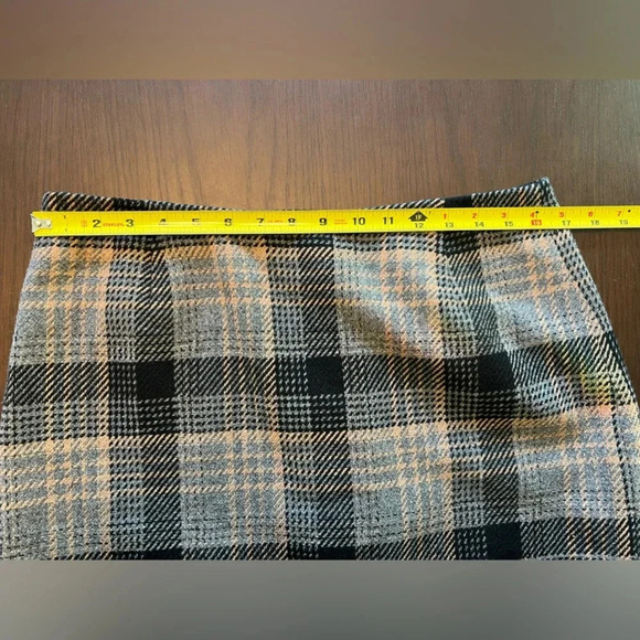 Eddie Bauer wool blend skirt. Lined. Size 14. - Picture 4 of 9